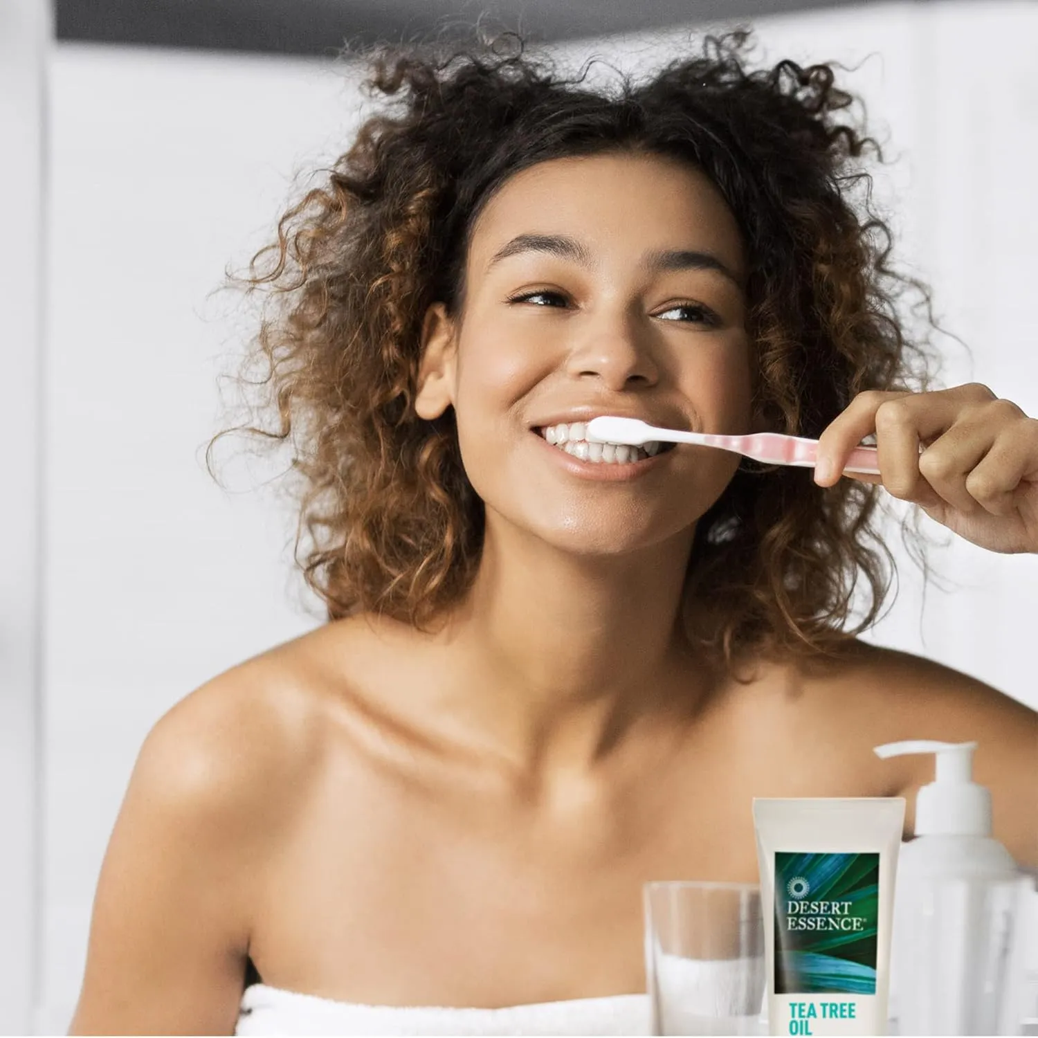Desert Essence Tea Tree Oil & Neem Toothpaste - 6.25 Oz - Pack of 6 - Refreshing Rich Taste - Baking Soda & Essential Oil of Wintergreen - Antiseptic - Natural Ingredients - Fluoride & Gluten Free