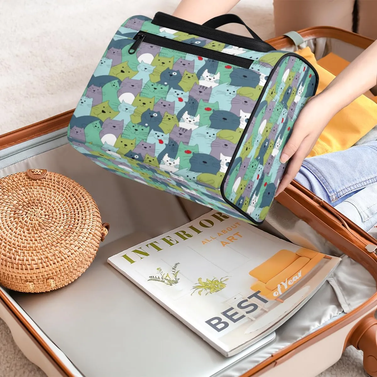 Lively Cats Hanging Toiletry Bag for Men Women Travel Cosmetic Makeup Organizer Bag Water Resistant Large Portable Wash Case for Accessories, Toiletries, Cosmetics