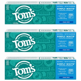 Tom's of Maine Simply White Toothpaste, Clean Mint, 4.7 oz. 3-Pack (Packaging May Vary)