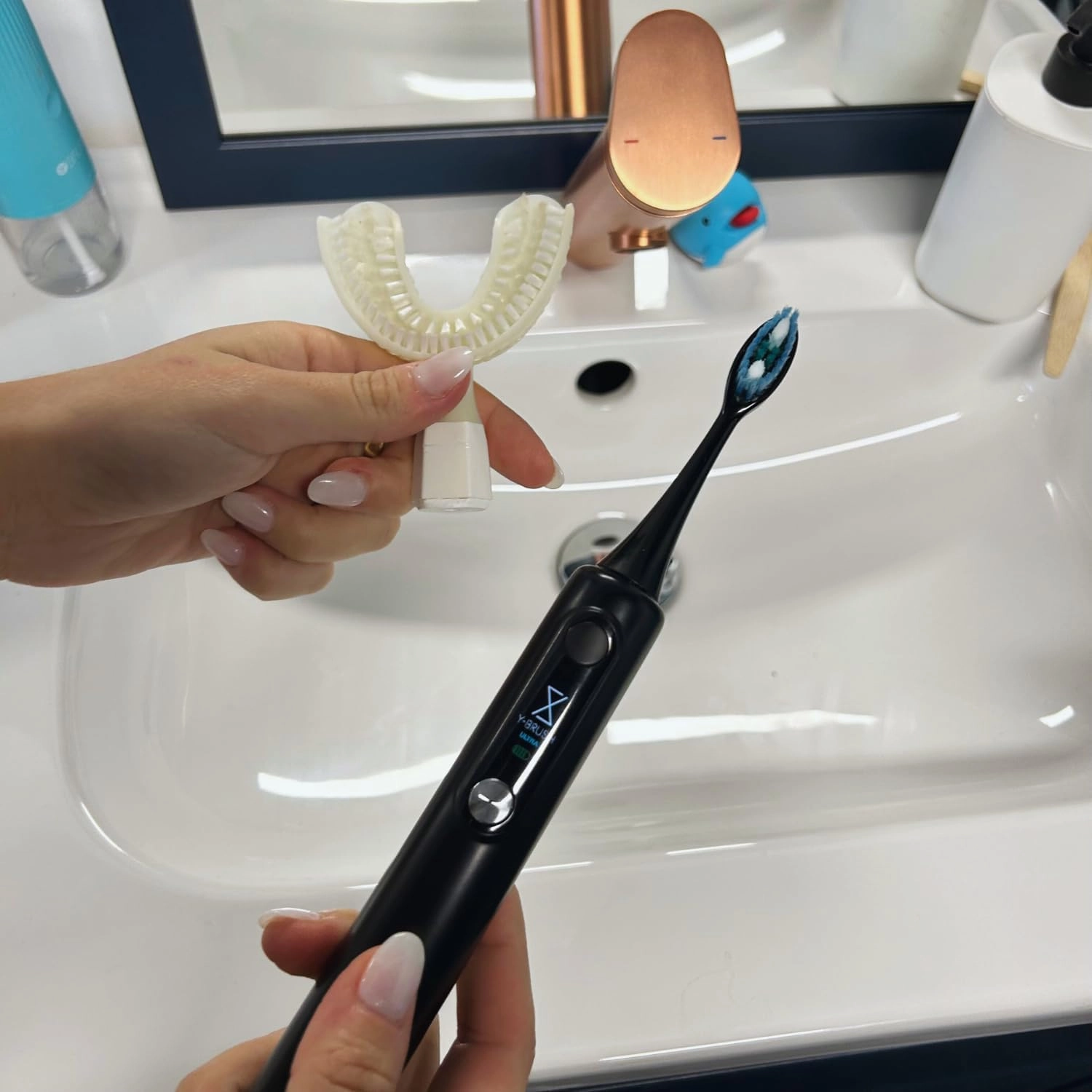 Y-Brush Ultra Premium - Sonic Toothbrush - USB-C Rechargeable, Travel Case, 6 Cleaning Modes